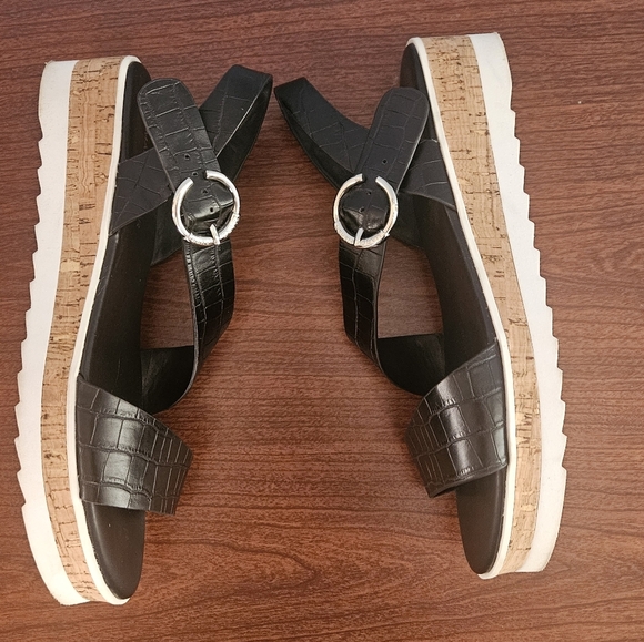 Marc Fisher Platform Wedge Sandals Black Croc Print Ankle Strap Size 8.5 NWOT - Picture 6 of 9